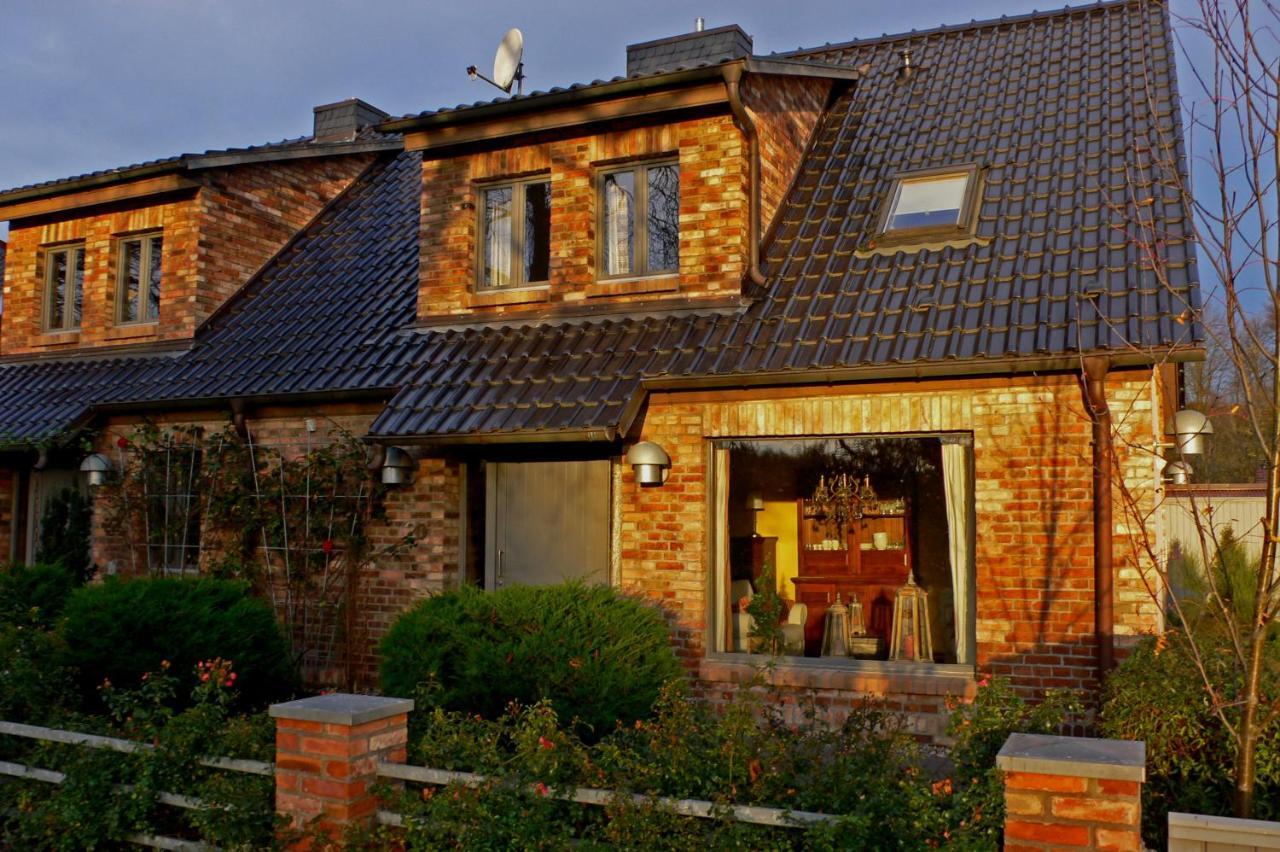 Grosse Wohnung / Haushaelfte In Peetzig Am See 안게르문데 외부 사진